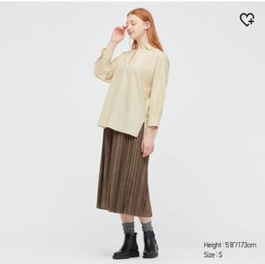 Uniglo yellow skipper collar shirt